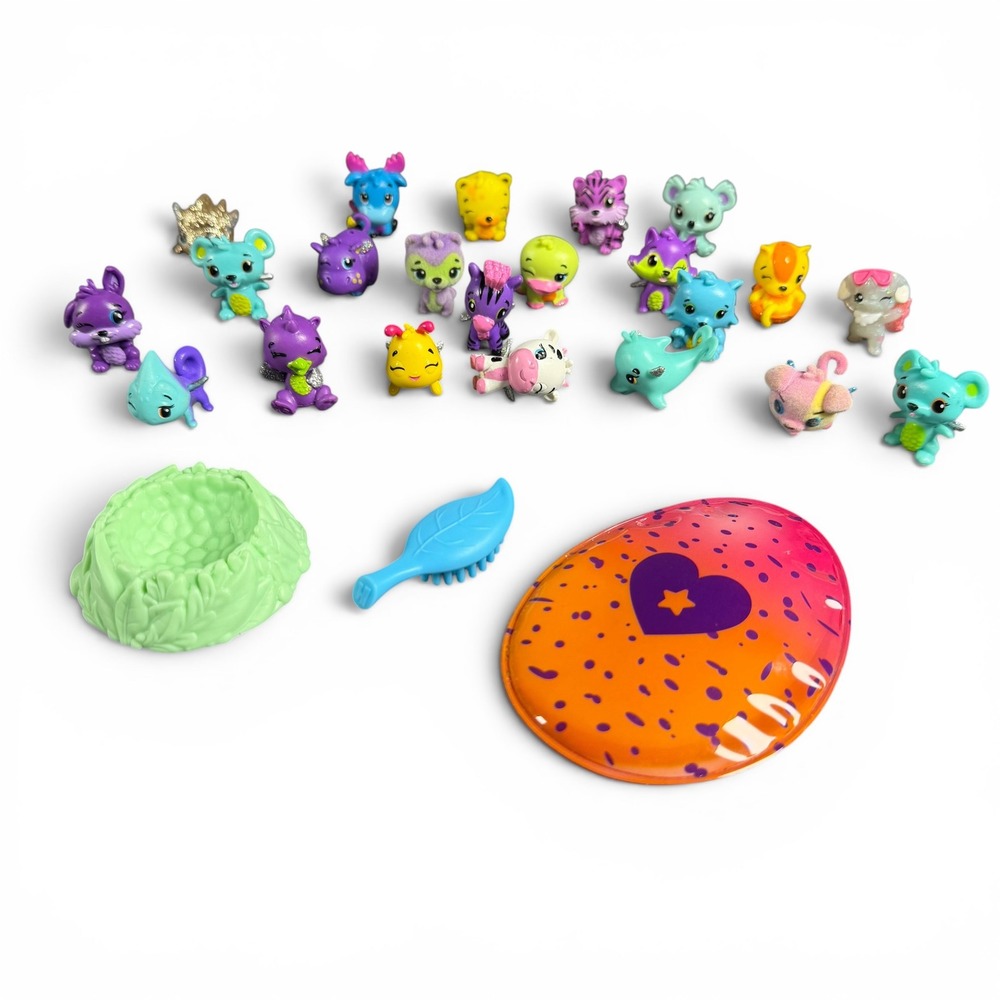 Hatchimals CollEGGtibles Lot of 20 Figures Nest Brush and Zipper Pouch Case